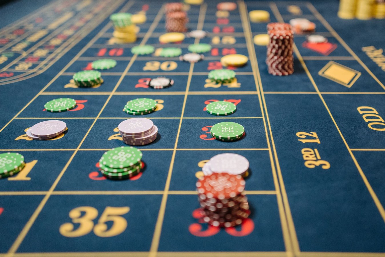 Examples of appropriate casual and smart-casual tops for casino wear